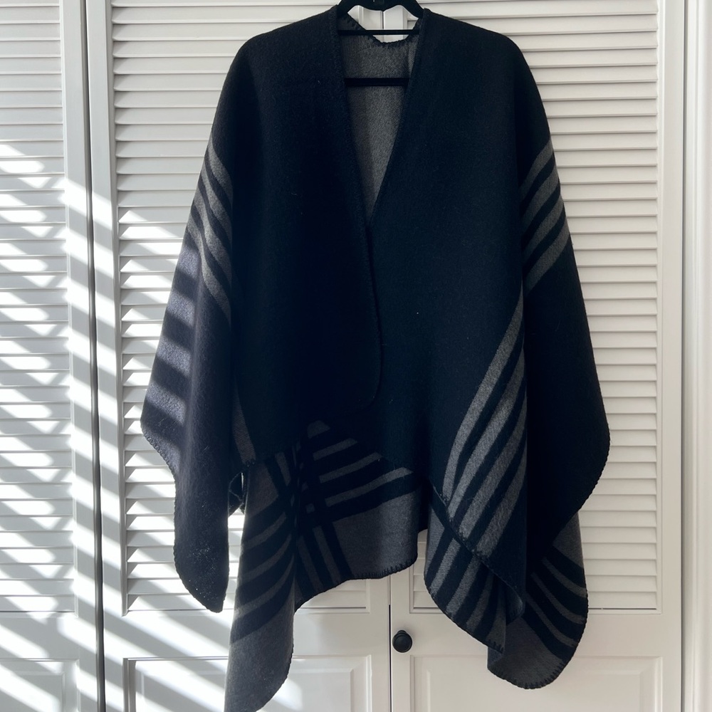 BB Dakota Charcoal and Black Knit Poncho